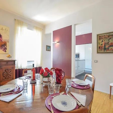 Three-bedroom In דירה