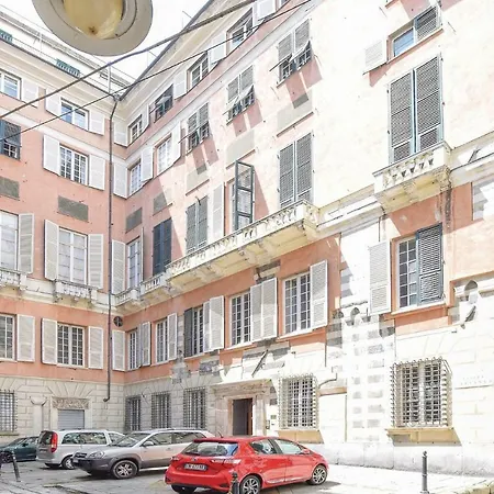 Apartament Three-bedroom In Genua